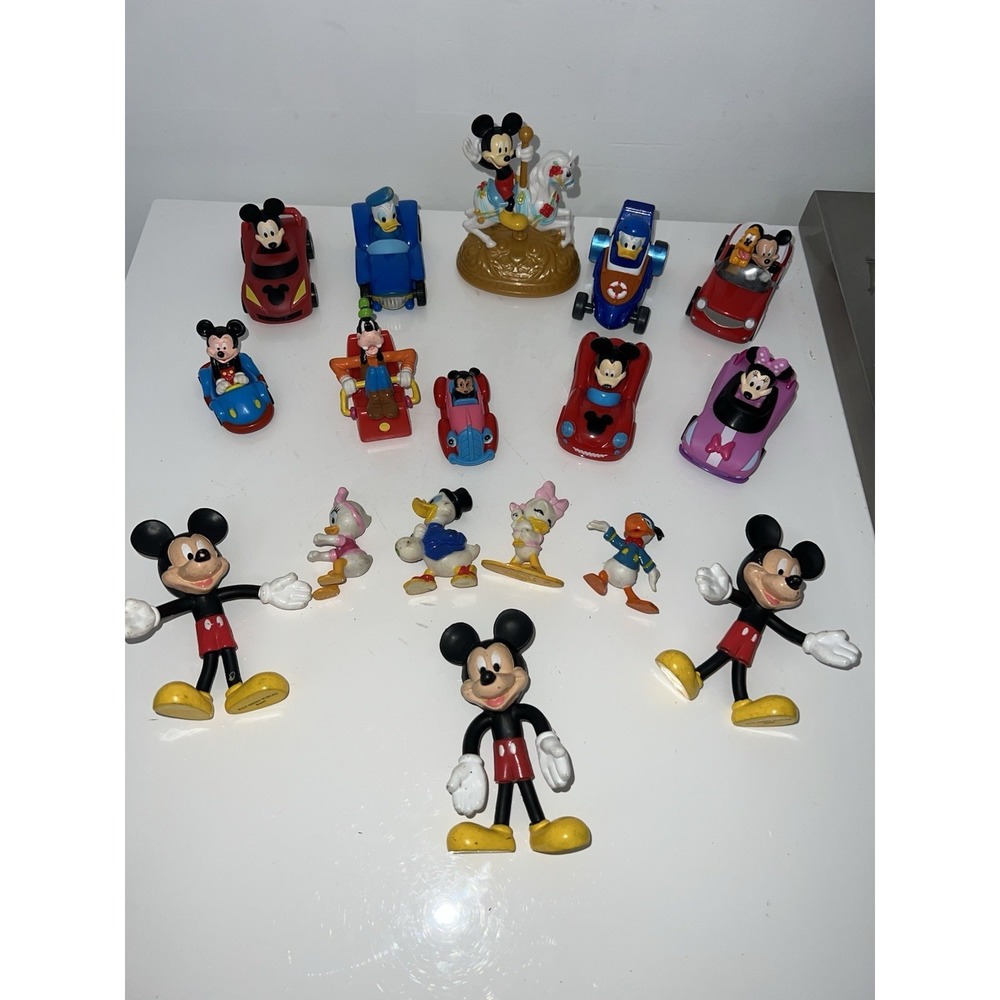 (6/J2)Mickey Mouse & Friends  Walt Disney  PVC Figures, Toys & More 17 Pc